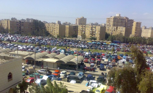 محافظ القاهرة : تذكرة الدخول لسوق السيارات شرط لإتمام توثيق عقود البيع والشراء